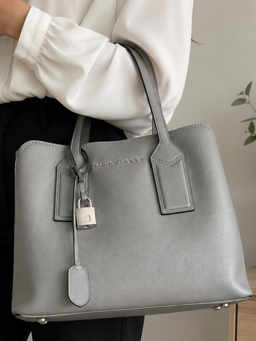 Marc Jacobs Gray Pebbled Leather Tote Bag
